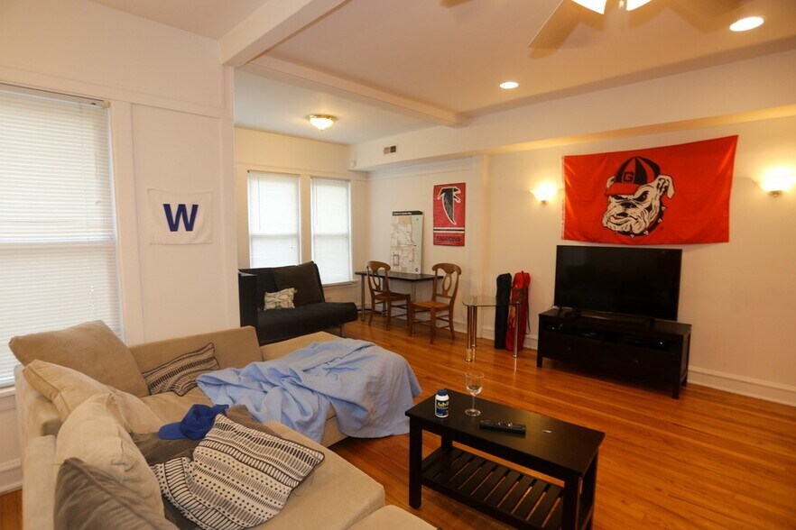 Building Photo - 3418 N Bosworth Ave