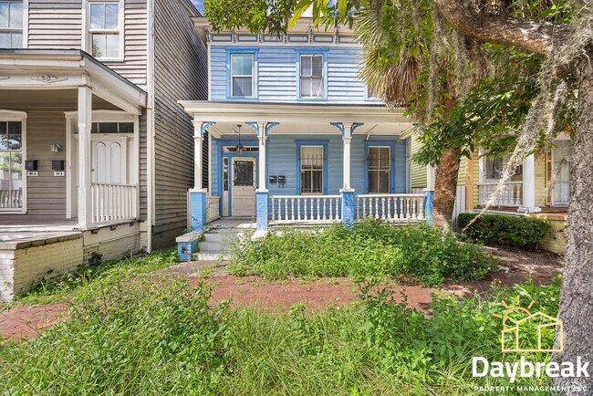 Primary Photo - 112 E Anderson St