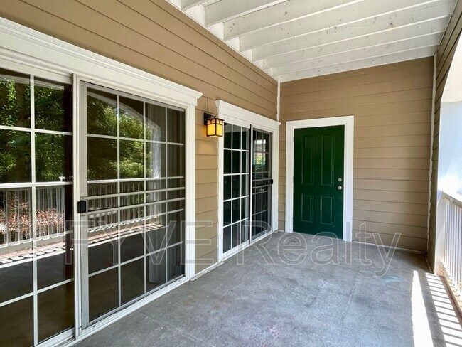 Building Photo - 8441 Callabee Way