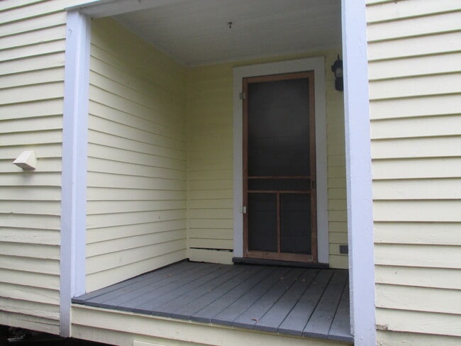 Building Photo - 611 Johnson St