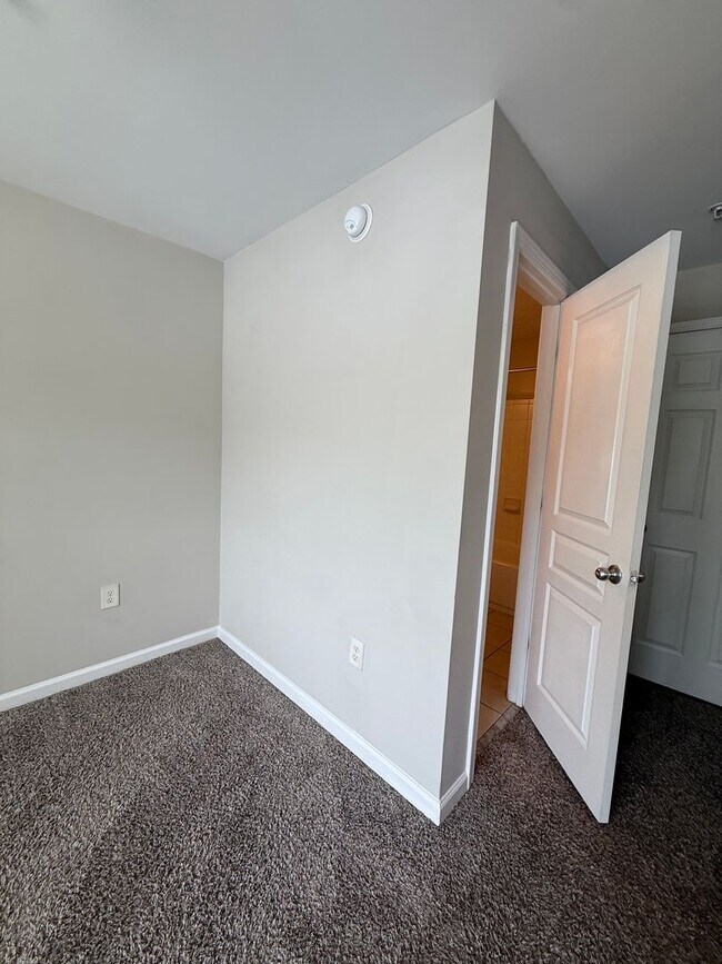 Building Photo - 3704 Spruce Ridge Way