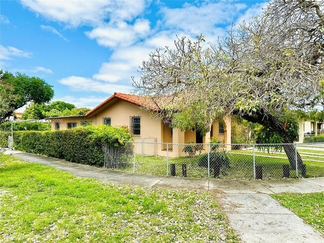 Building Photo - 6241 SW 2nd St