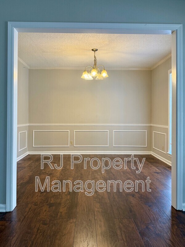 Building Photo - 3086 Estes St
