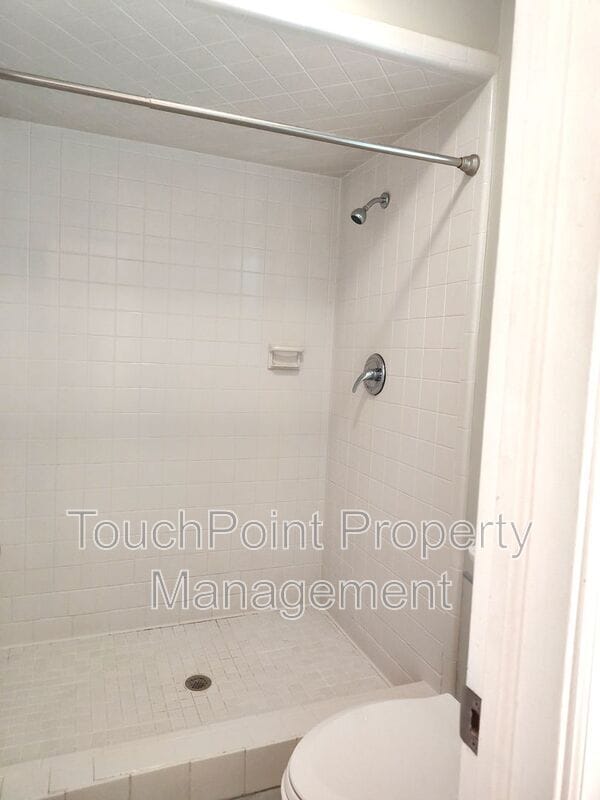 Building Photo - 1100 Norland Rd