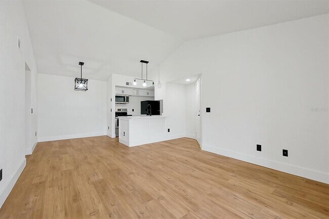 Building Photo - 5168 Conroy Rd