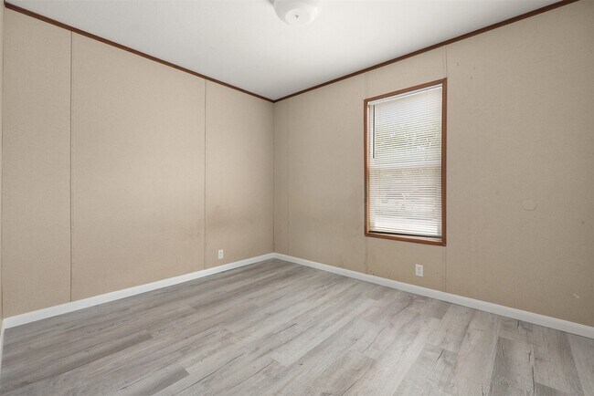 Building Photo - 4805 41st St E