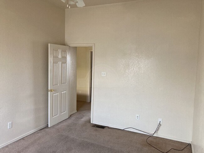 Building Photo - 4507 Jeff Scott Dr