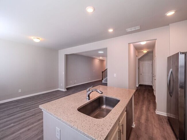 Building Photo - 213 Turner Ln