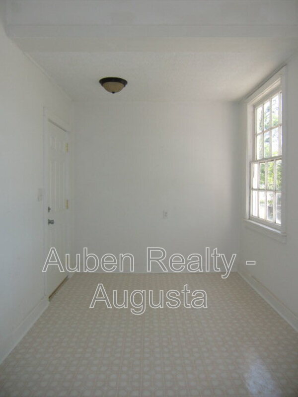 Building Photo - 1914 1/2 Kratha Drive