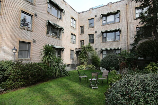 Interior Photo - Glen Arms