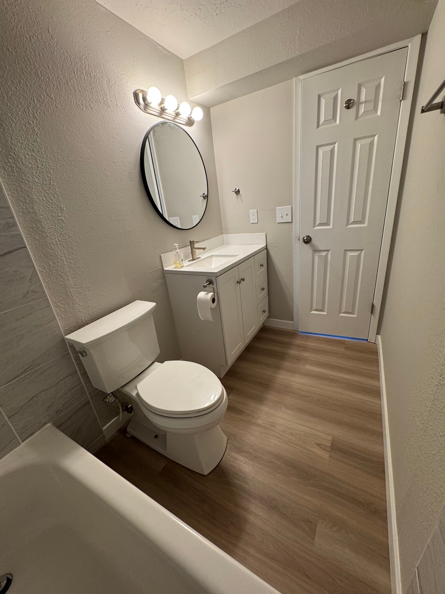 Bathroom - 1822 W Nez Perce St