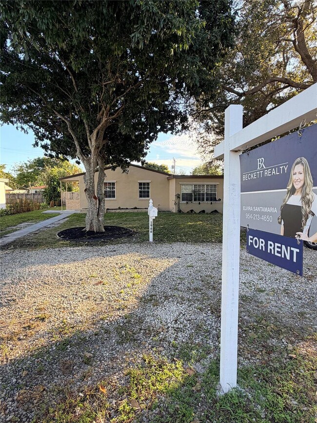 Building Photo - 1966 NE 177th St