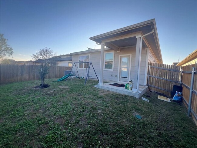 Building Photo - 10805 Tildon Ave