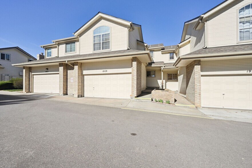 Primary Photo - 1959 S Xenia Way