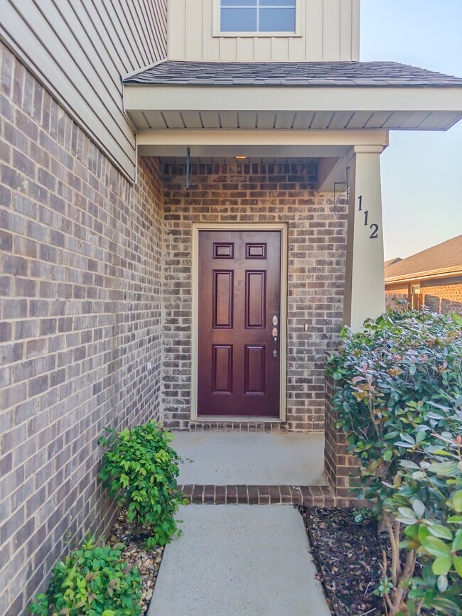 Primary Photo - 112 Joe Fletcher Dr