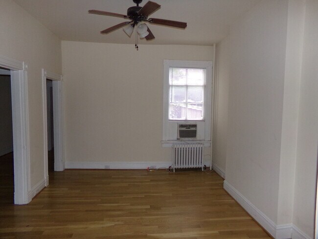 Building Photo - FLOY2107