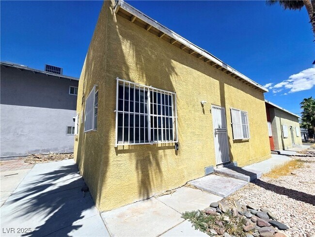 Primary Photo - 331 S 9th St