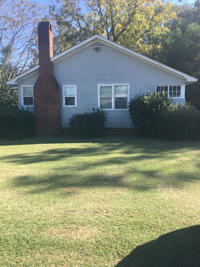 Building Photo - 108 Cannon Dr