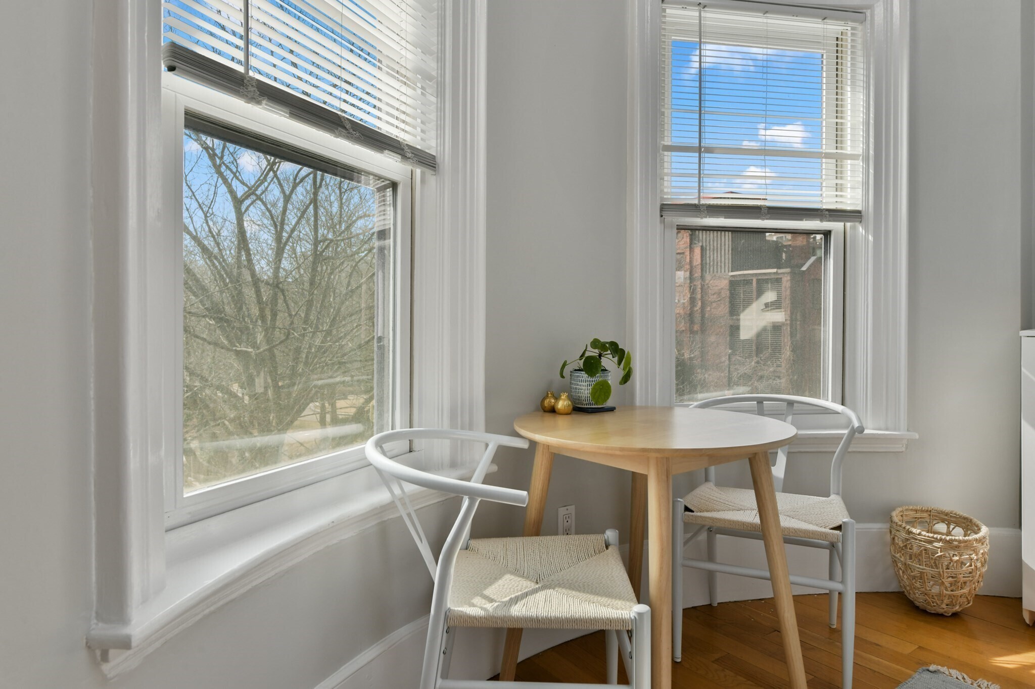 Building Photo - 219 W Newton St