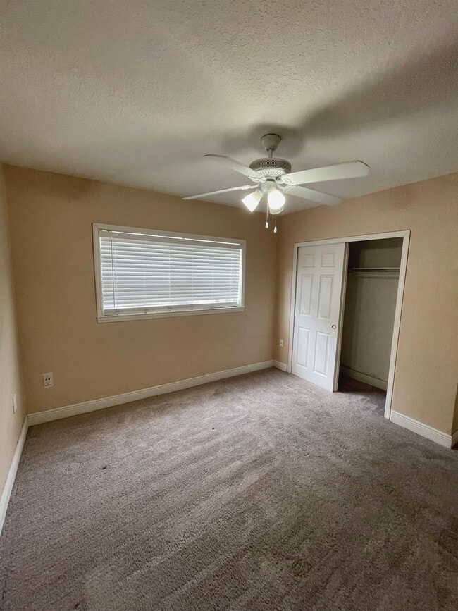 Building Photo - 225 E New Hampshire St