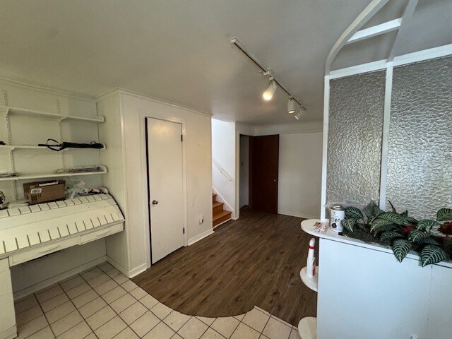 Building Photo - 812 Dickinson Dr