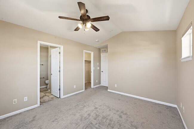 Building Photo - $2,640.95 -  3 Bed, 2.5 Bath Townhome in Denver with Attached Garage and Central AC!