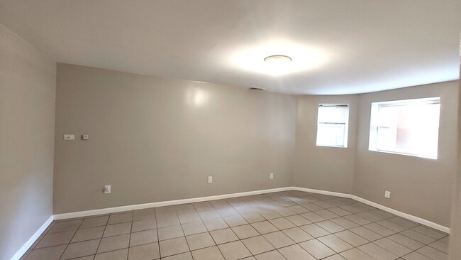 Building Photo - 3643 S Hermitage Ave