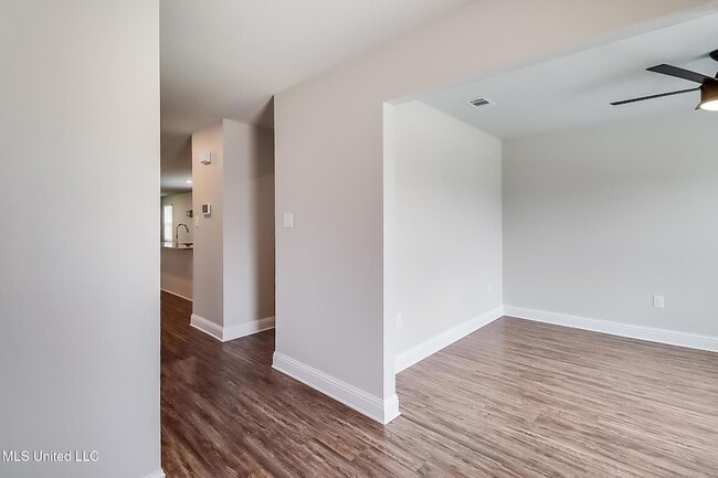 Building Photo - 6559 Eastland Cir