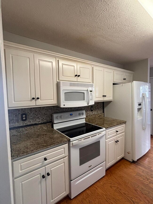 Building Photo - 158 Mallard Lake Dr