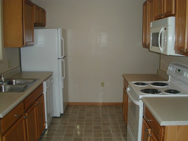 Building Photo - 3324-26-28-30 Randy Rd.