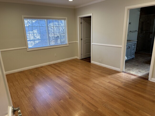 Building Photo - 508 N Verdugo Rd