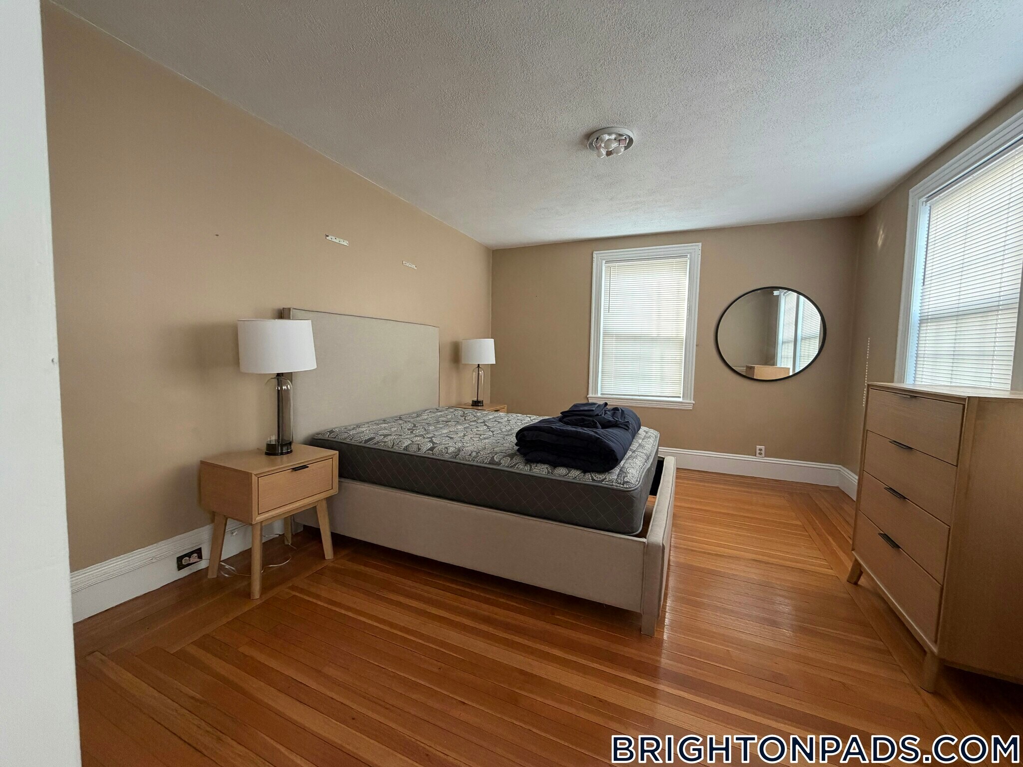 Building Photo - 18 Newcastle Rd