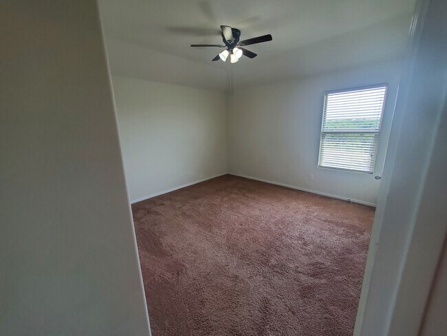 Building Photo - 248 Crowfoot Dr