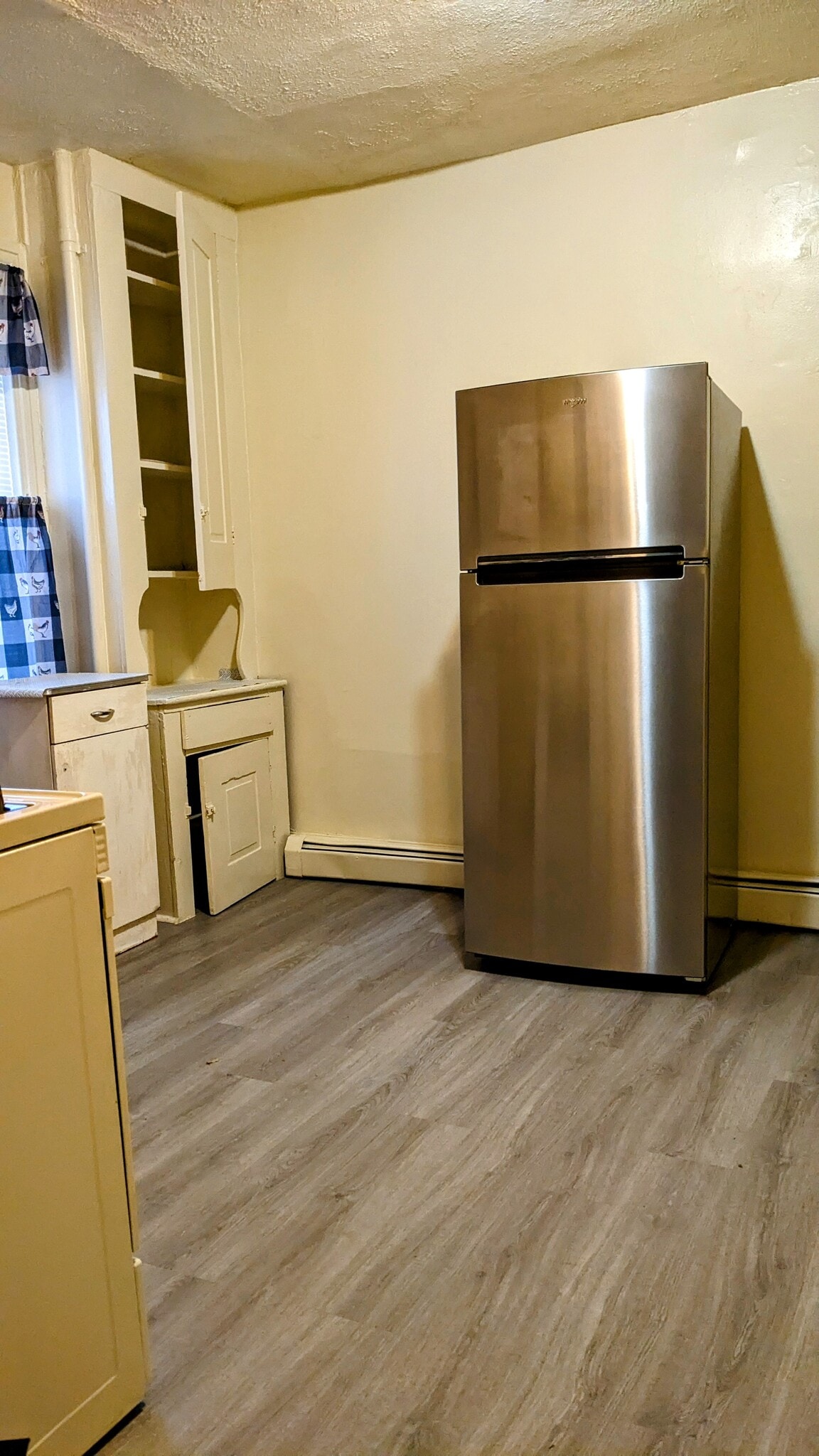 Building Photo - 730 Kohn St