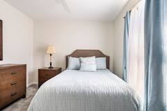 Building Photo - 7061 Skippingstone Way