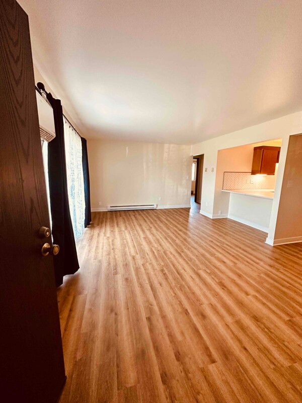 Primary Photo - 3195 W Mangold Ave