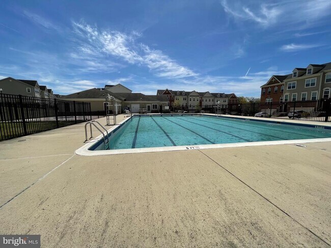 Building Photo - 3667 Duckhorn Way