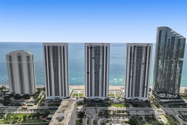 Building Photo - 16001 Collins Ave