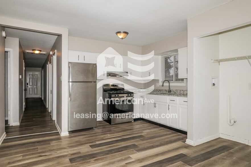 Building Photo - 4053 Arquette Dr