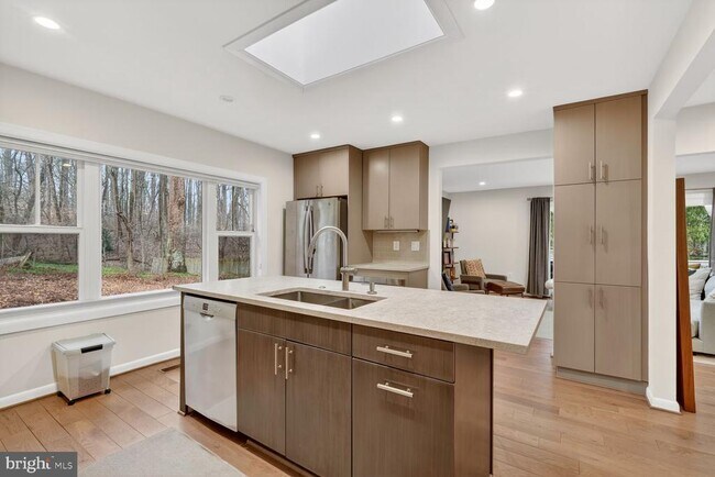 Building Photo - 5908 17th St NW