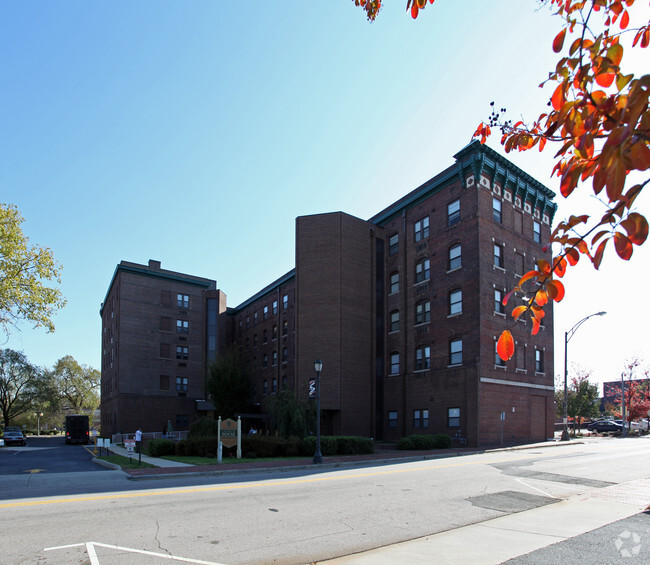 Building Photo - Yadkin House