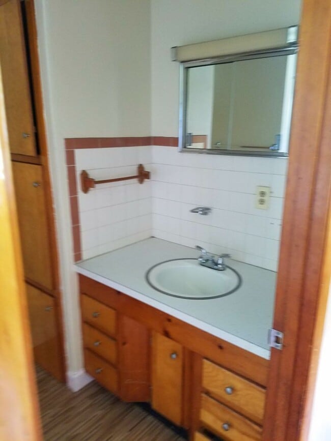 Building Photo - Spacious 3 Bedroom Bellefonte house availa...