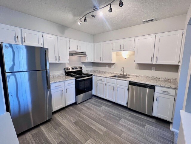Updated Kitchen - Harbour Club Apartments