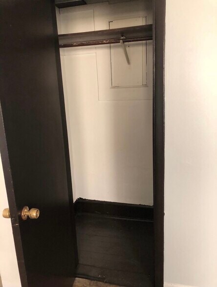 Building Photo - 3139 S Parnell Ave