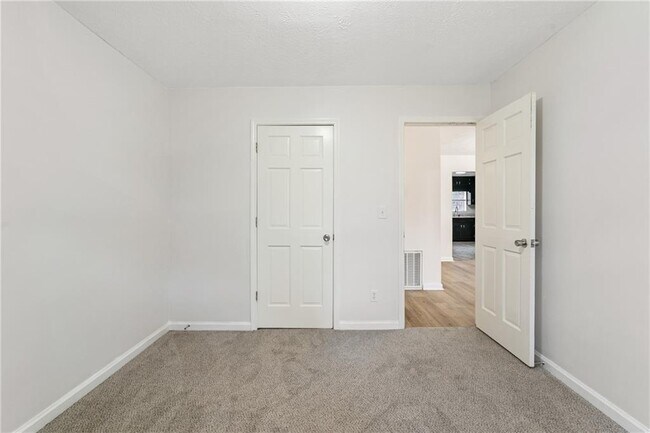 Building Photo - 6290 Love St