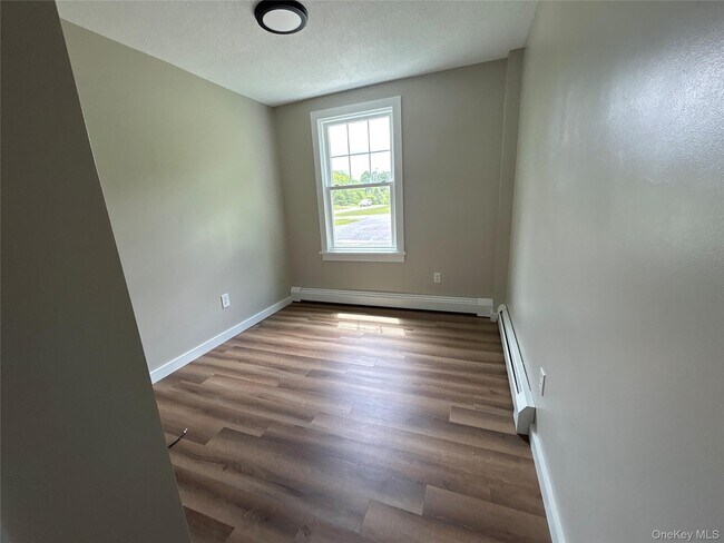 Building Photo - 173 S Amenia Rd