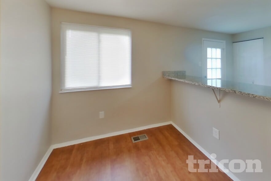 Building Photo - 12367 Boncrest Dr