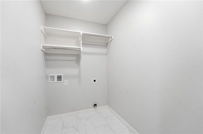 Building Photo - 707 Glenn Cir
