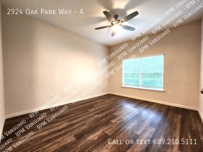 Building Photo - 2924 Oak Park Way