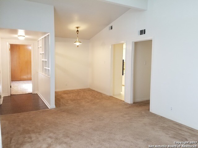 Building Photo - Welcome home to 214 Beechwood!